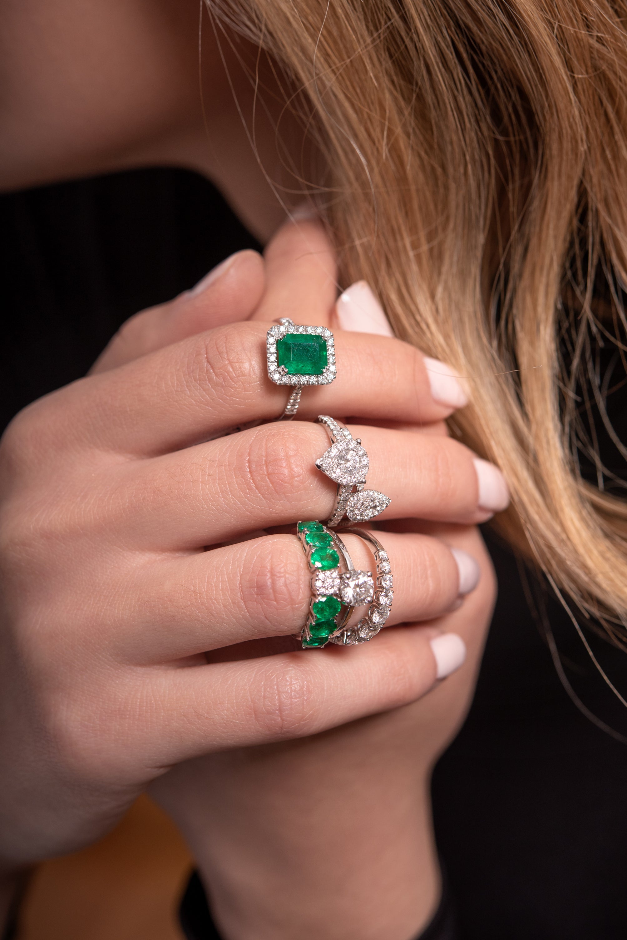 Emerald Ring. Diamond and emerald ring. Gift ring. Gold ring. Diamond ring. Precious stone ring. High end ring. Anatol jewelry. Fine jewelry. Golden Hall. Kifissia. Step cut ring. Vivid green emerald. Fine jewelry. Ring. Athens. Δαχτυλίδι με σμαράγδι. Σμαραγδένιο δαχτυλίδι. Δαχτυλίδι με σμαράγδι και μπριγιάν.