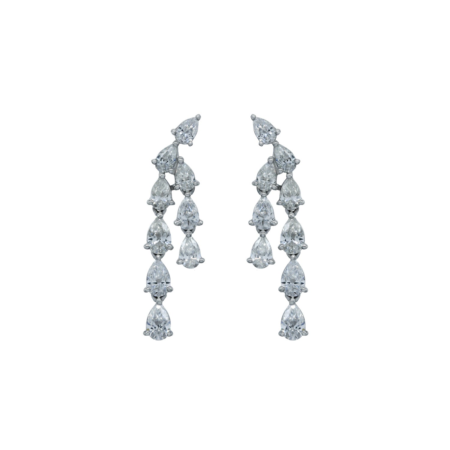 Diamond Earrings. Earring for Gift. Stud Earring. Anatol. Gift. Everyday earring. Easy to wear earring. Sparkly earring. Anatol Jewelry. Fine Jewelry. Golden Hall. Kifissia. Χρυσό σκουλαρίκι. Σκουλαρίκι καρφωτό. Σκουλαρίκι με διαμάντια. Χρυσά κοσμήματα. Κοσμήματα Κηφισιά. Σκουλαρίκι με μπριγιάν.