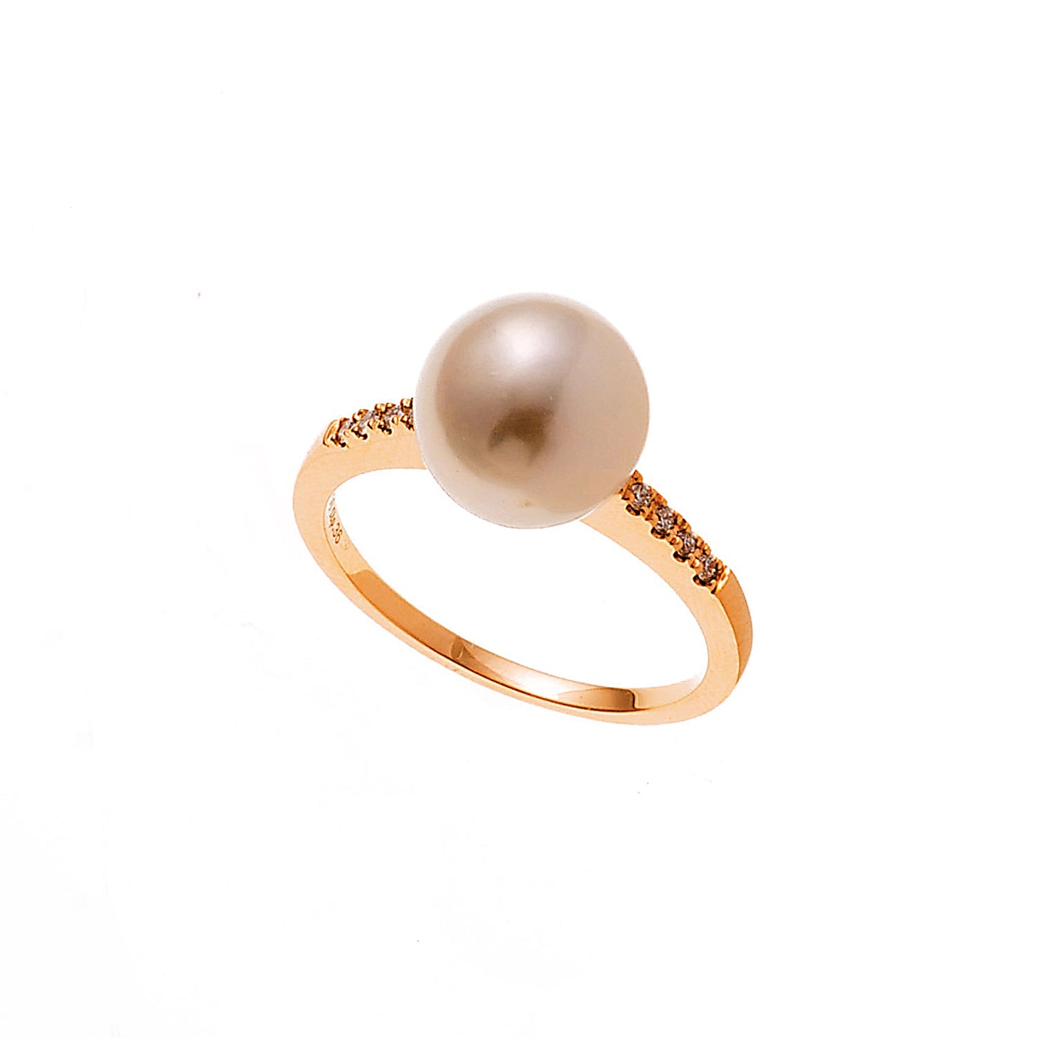 Pearl Ring. Diamond and pearl ring. Fresh water pearl. Pearl ring for gift. Anatol jewellery. Δαχτυλίδι με μαργαριτάρι. Δαχτυλίδι με πέρλα. Δαχτυλίδι με μπριγιάν. Δαχτυλίδι με μαργαριτάρι και διαμάντια. Κοσμήματα Κηφισιά. Κοσμήματα Αθήνα. Χρυσά κοσμήματά.  