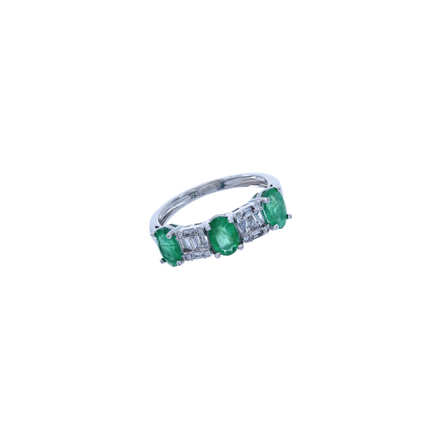 Emerald Ring. Diamond and emerald ring. Gift ring. Gold ring. Diamond ring. Precious stone ring. High end ring. Anatol jewelry. Fine jewelry. Golden Hall. Kifissia. Step cut ring. Vivid green emerald. Fine jewelry. Ring. Athens. Δαχτυλίδι με σμαράγδι. Σμαραγδένιο δαχτυλίδι. Δαχτυλίδι με σμαράγδι και μπριγιάν.